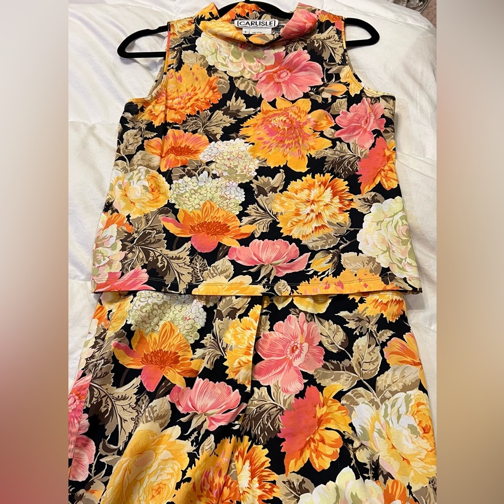 Carlisle Size 6 Floral Print Pants with Matching Size 8 Top